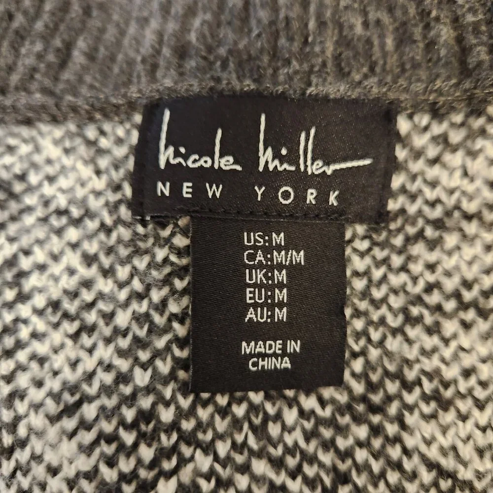 Nicole Miller V-Neck Vest Sweater Gray Black White‎ Diamond Pattern Medium NEW